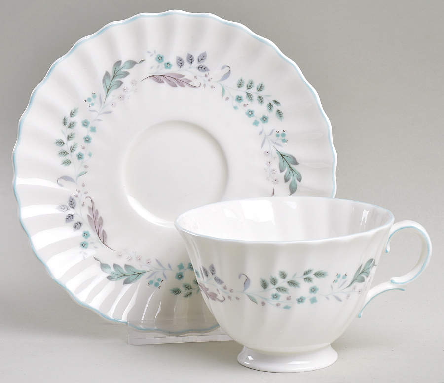 Glen Auldyn Footed Cup & Saucer Set by Royal Doulton-1