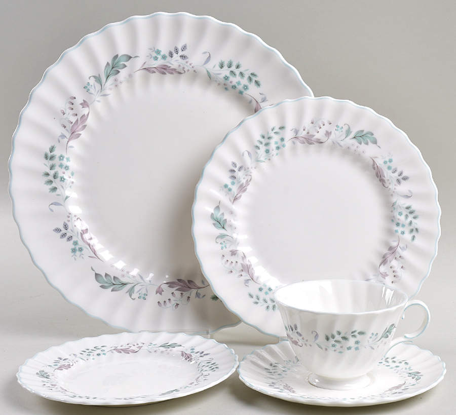 Glen Auldyn 5 Piece Place Setting by Royal Doulton-1