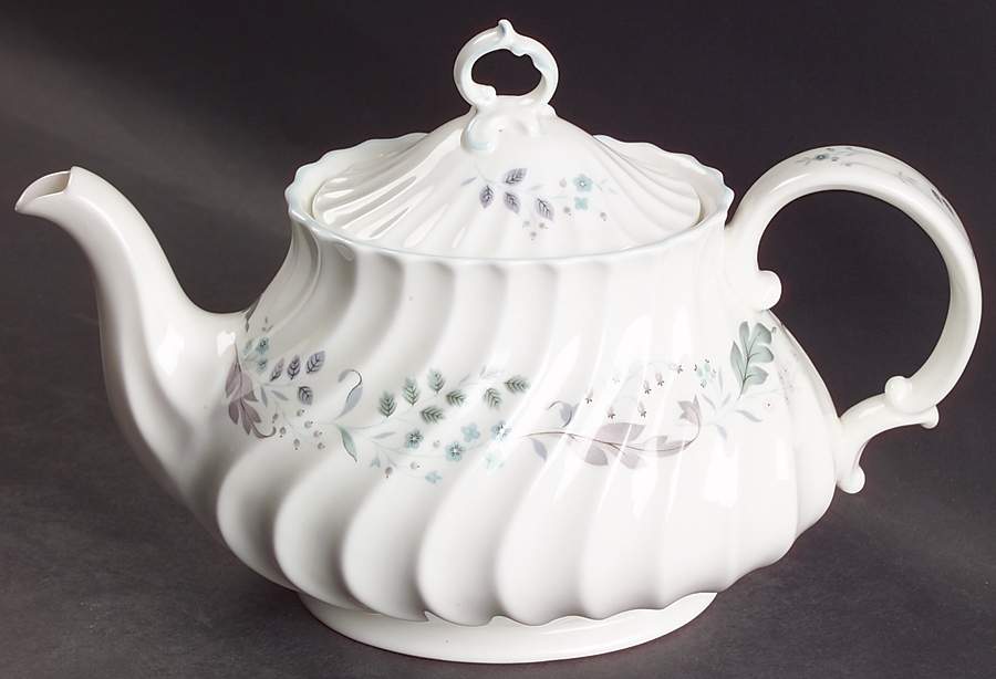 Glen Auldyn Teapot & Lid by Royal Doulton-1