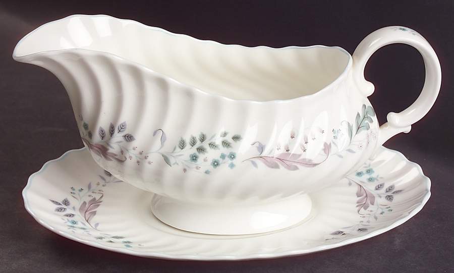 Glen Auldyn Gravy Boat & Underplate by Royal Doulton-1