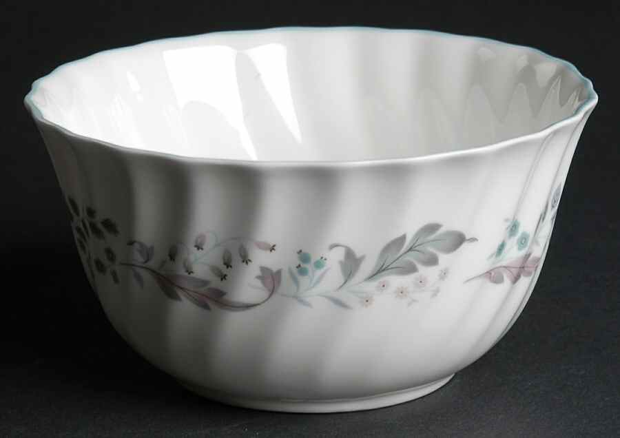 Glen Auldyn Cranberry Bowl by Royal Doulton-1