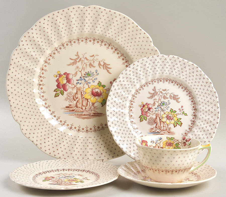 Grantham 5 Piece Place Setting by Royal Doulton-1