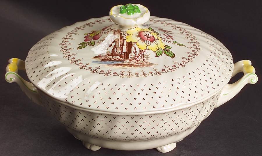 Grantham Round Covered Vegetable by Royal Doulton-1
