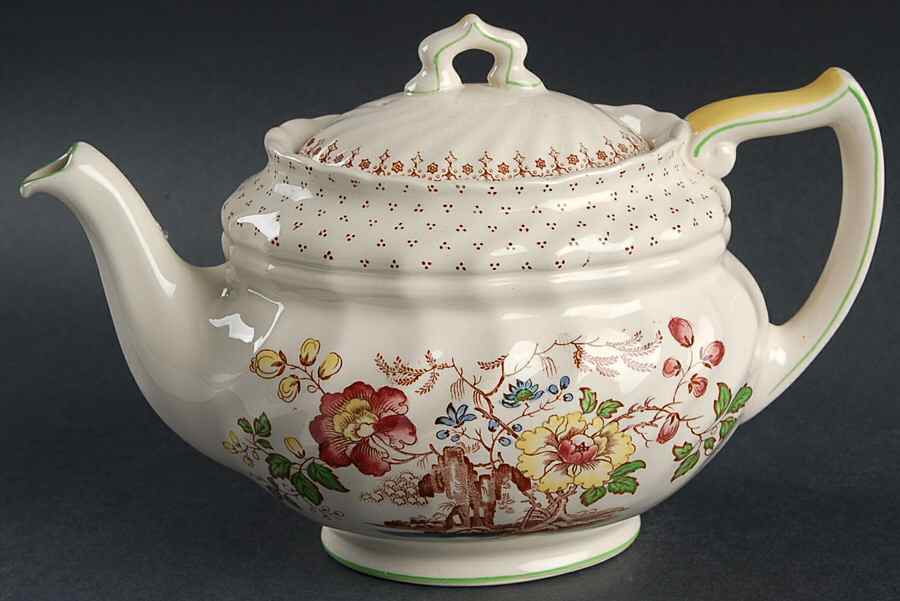 Grantham Teapot & Lid by Royal Doulton-1