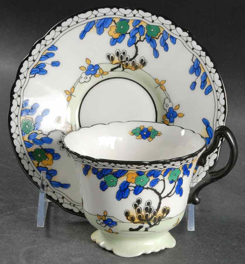 H1790 (Scalloped) Footed Cup & Saucer Set by Royal Doulton-1