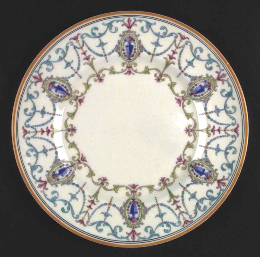 H199 Dinner Plate by Royal Doulton-1