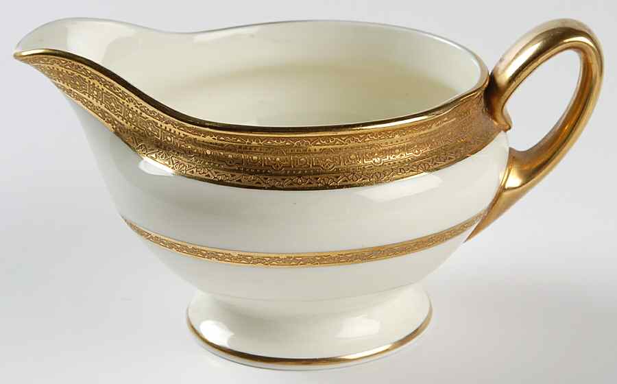 H2907 Gravy Boat by Royal Doulton-1