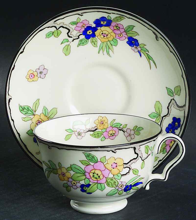 H3353 Footed Cup & Saucer Set by Royal Doulton-1