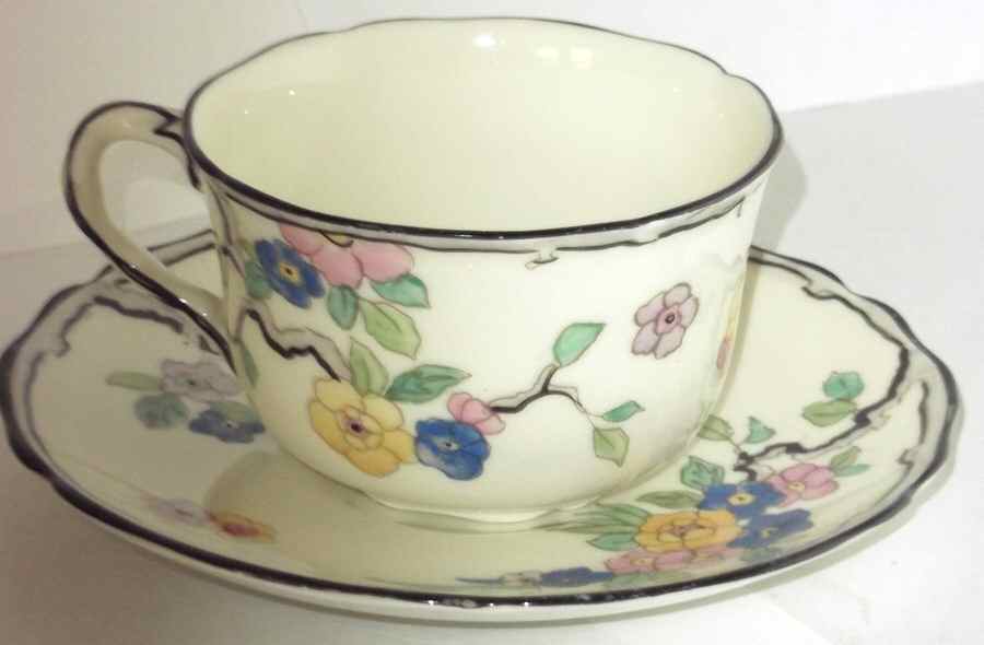 H3353 Flat Cup & Saucer Set by Royal Doulton-1