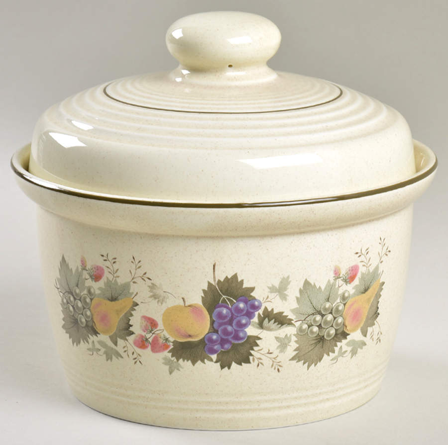 Harvest Garland (Rim) 1.5 Qt Round Covered Casserole by Royal Doulton-1