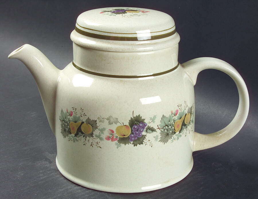 Harvest Garland (Rim) Teapot & Lid by Royal Doulton-1