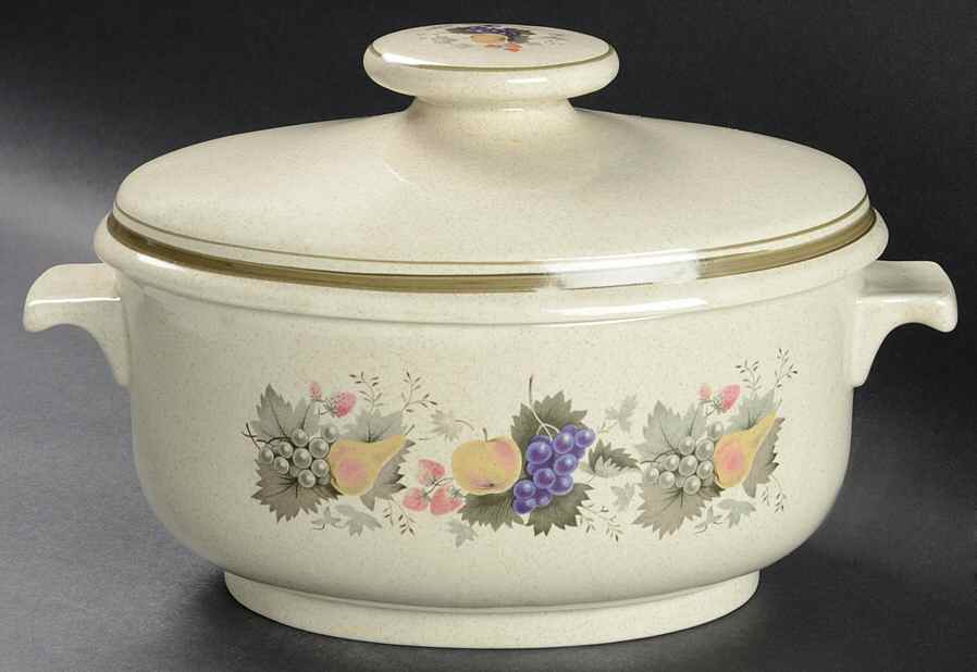 Harvest Garland (Rim) 2 Quart Oval Covered Casserole by Royal Doulton-1