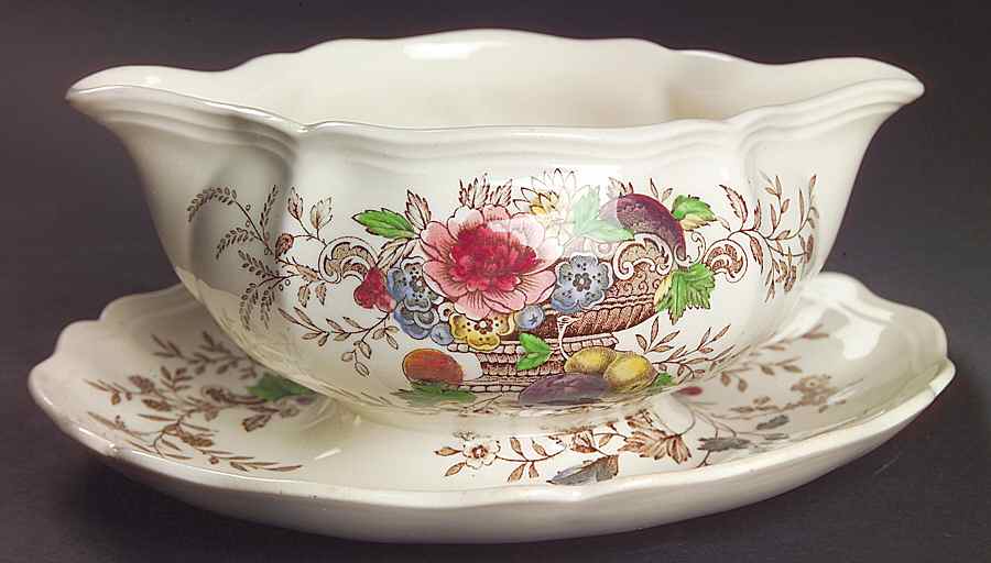 Hampshire Gravy Boat with Attached Underplate by Royal Doulton-1
