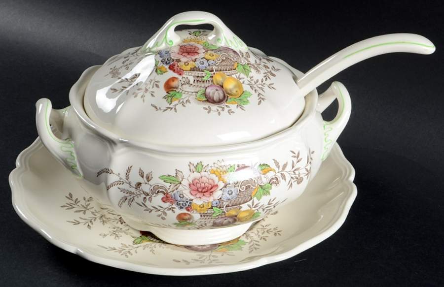 Hampshire Tureen & Lid w/Ladle & Underplate by Royal Doulton-1
