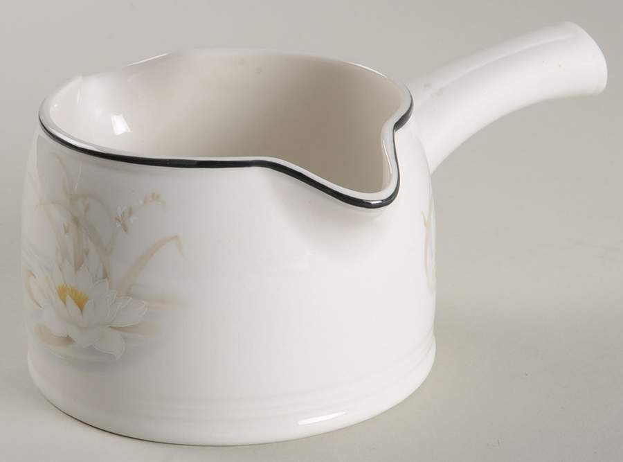 Hampstead Gravy Boat by Royal Doulton-1