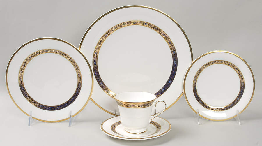 Harlow 40 Piece Estate Set by Royal Doulton-1