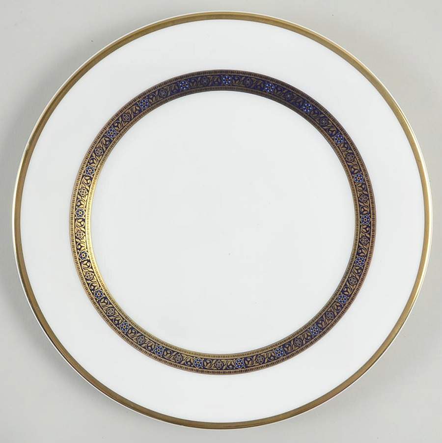 Harlow Luncheon Plate by Royal Doulton-1