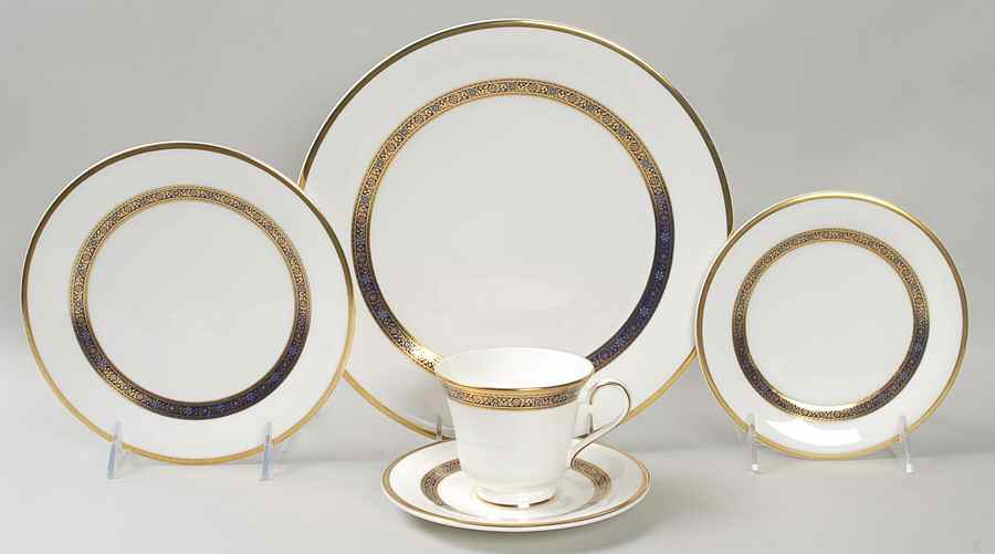 Harlow 5 Piece Place Setting by Royal Doulton-1