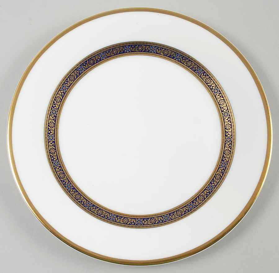 Harlow Luncheon Plate by Royal Doulton-1