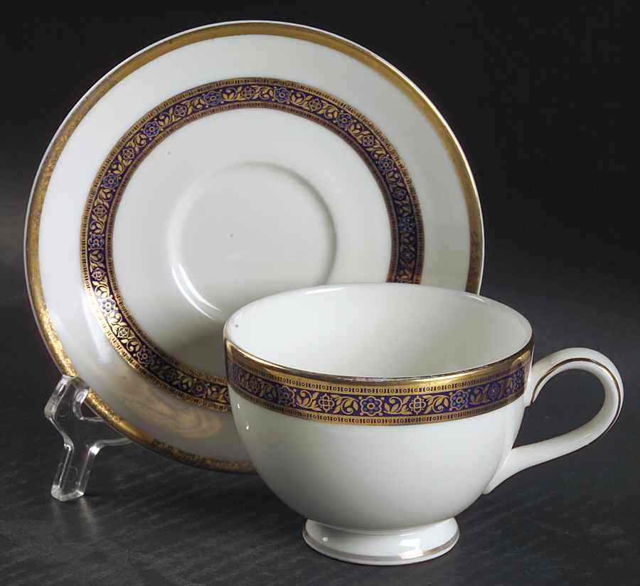Harlow Footed Cup & Saucer Set by Royal Doulton-1