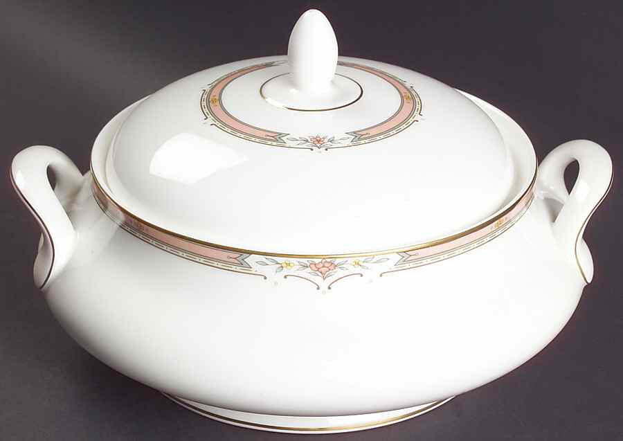 Hardwick Round Covered Vegetable by Royal Doulton-1