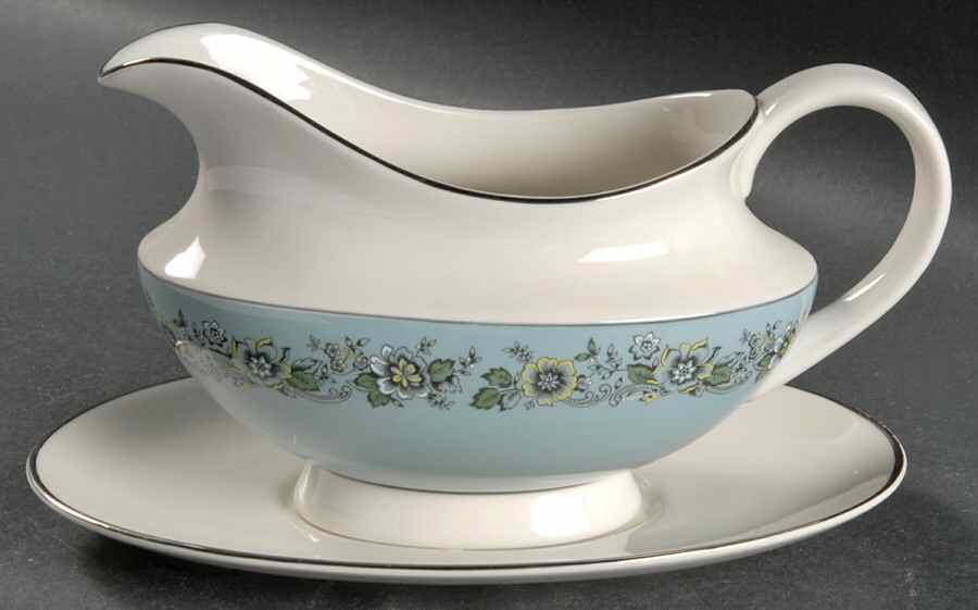 Harmony Gravy Boat & Underplate by Royal Doulton-1