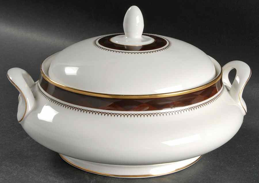 Harrow Round Covered Vegetable by Royal Doulton-1