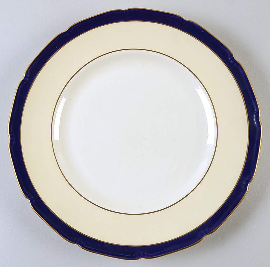 Harrowby Luncheon Plate by Royal Doulton-1