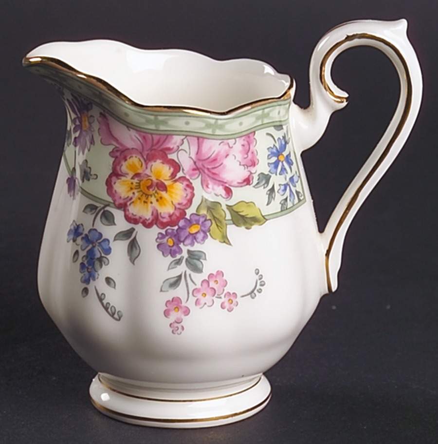 Hartington Mini Creamer by Royal Albert-1