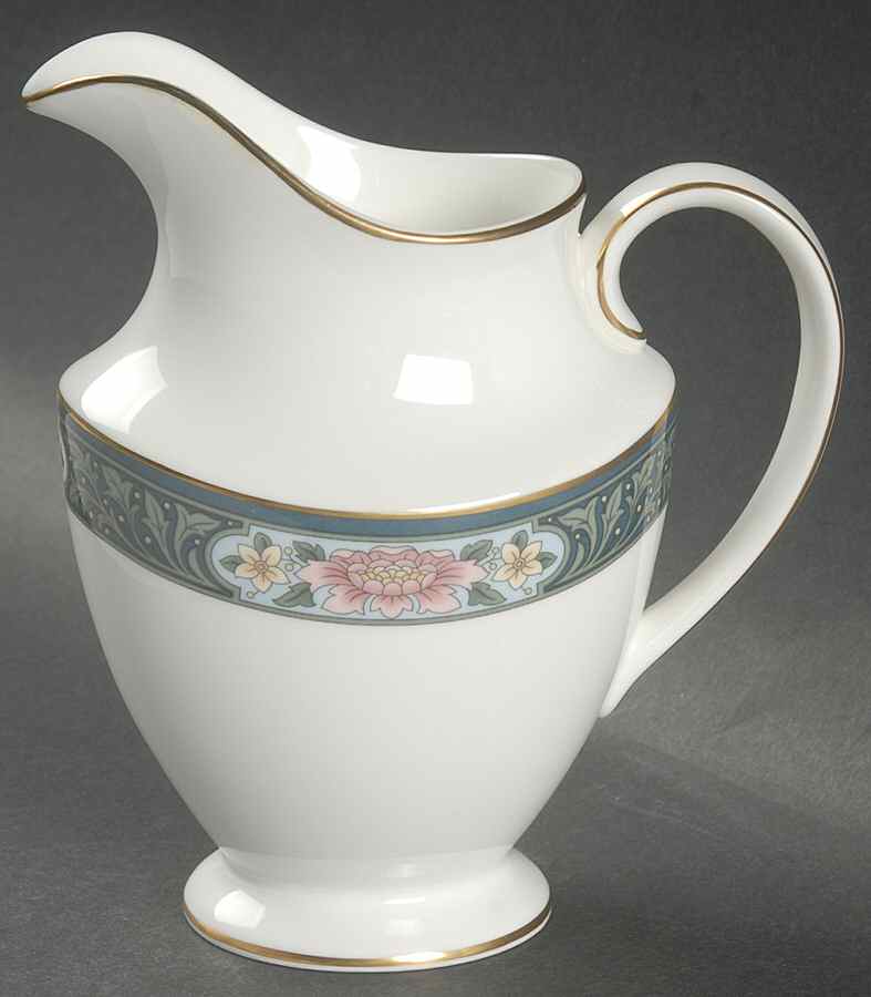 Hartwell Creamer by Royal Doulton-1