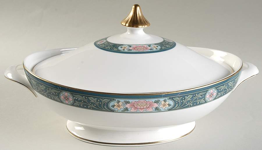 Hartwell Oval Covered Vegetable by Royal Doulton-1
