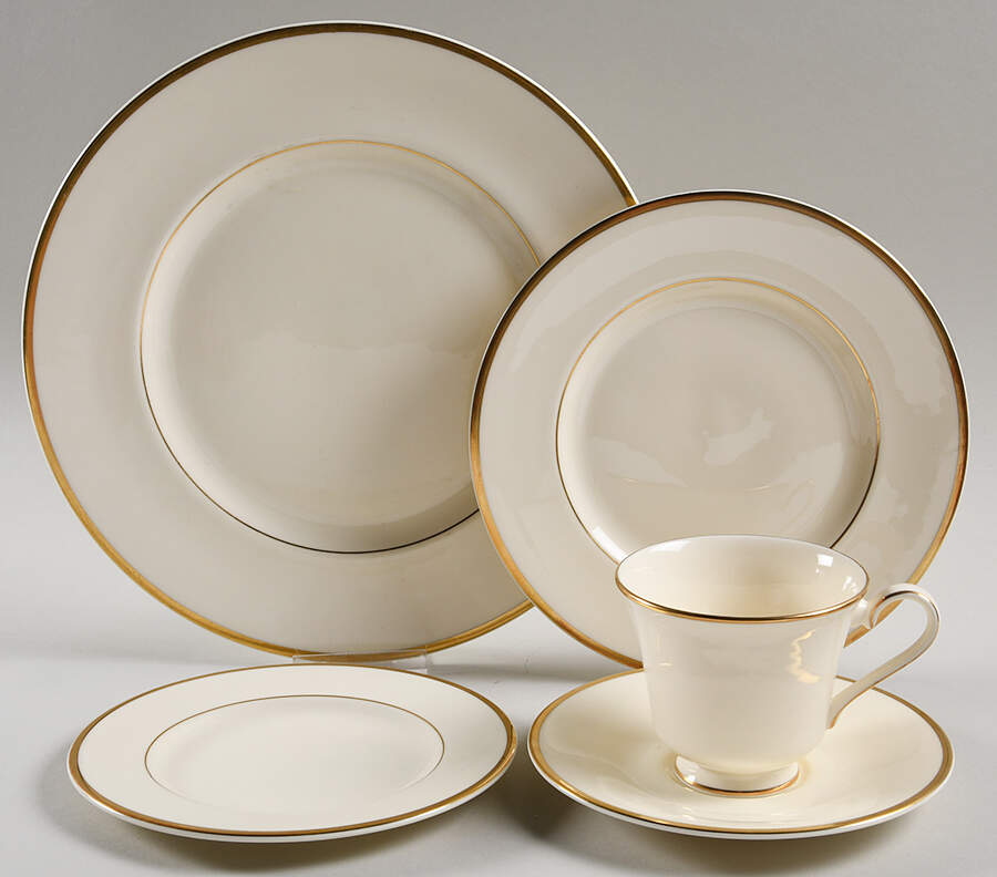 Heather (Gold Trim, Albion Shape) 40 Piece Estate Set by Royal Doulton-1