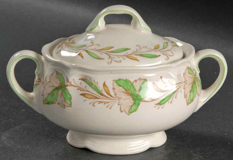 Hereford Sugar Bowl & Lid by Royal Doulton-1