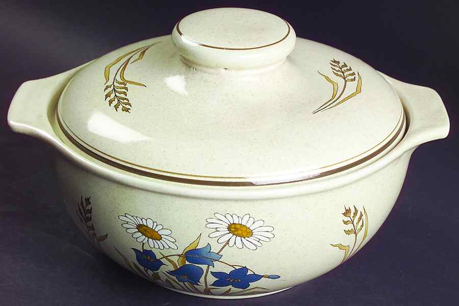Hill Top 1.5 Qt Round Covered Casserole by Royal Doulton-1