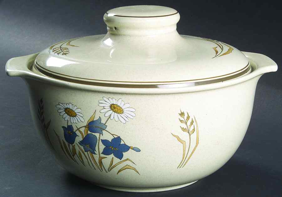 Hill Top 2 Qt Round Covered Casserole by Royal Doulton-1