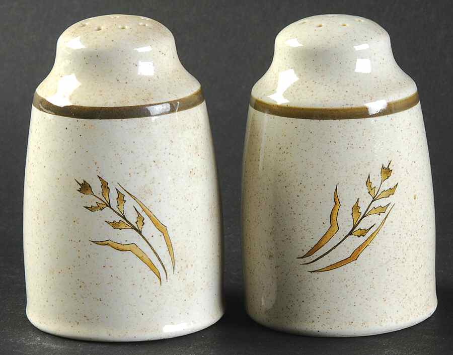 Hill Top Salt & Pepper Set by Royal Doulton-1