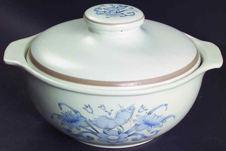 Inspiration 1.5 Qt Round Covered Casserole by Royal Doulton-1