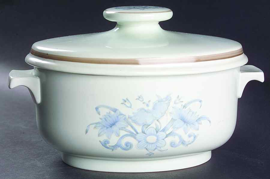 Inspiration 2 Quart Oval Covered Casserole by Royal Doulton-1