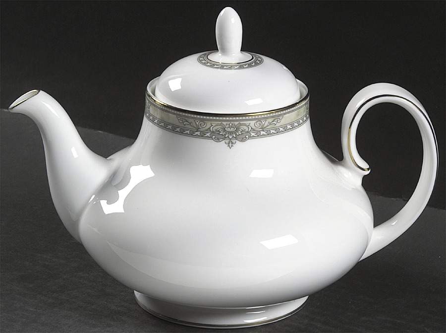 Isabella (Original Shape) Teapot & Lid by Royal Doulton-1
