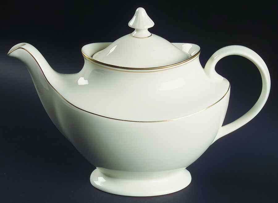 Janet Teapot & Lid by Royal Doulton-1