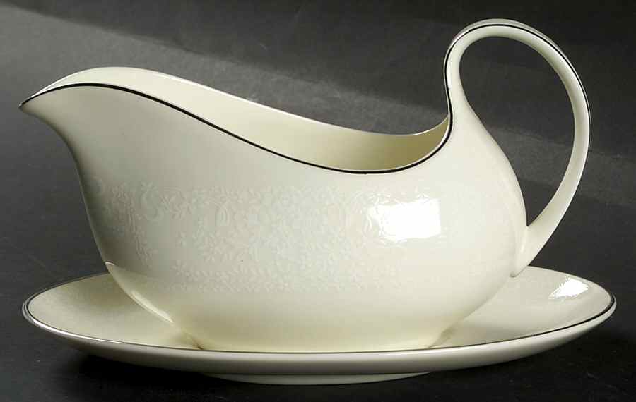 Jennifer Gravy Boat & Underplate by Royal Doulton-1