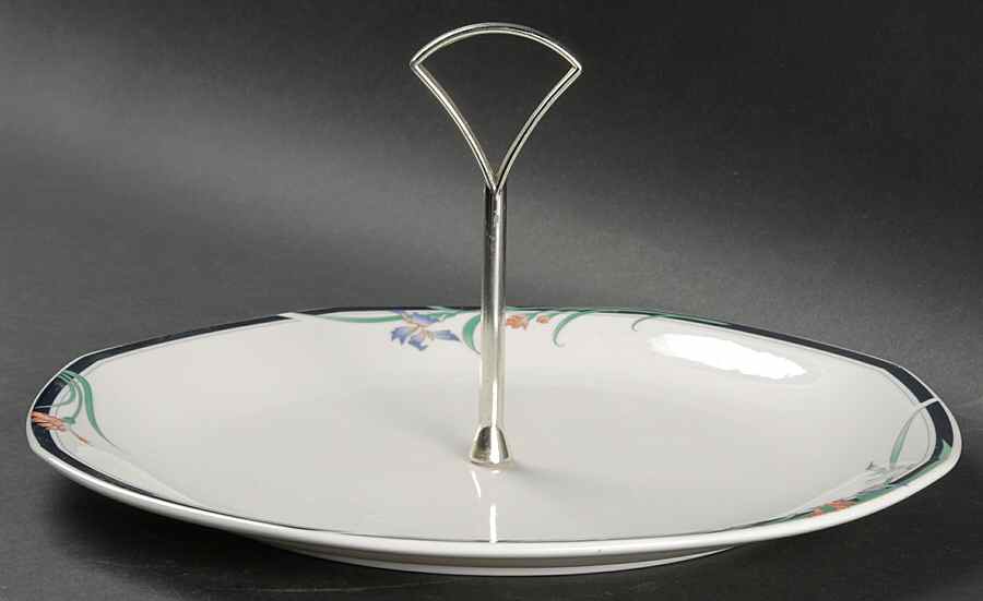 Juno Round Serving Plate with Handle (DP) by Royal Doulton-1
