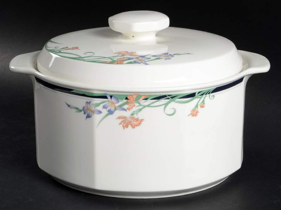 Juno 3 Quart Round Covered Casserole by Royal Doulton-1