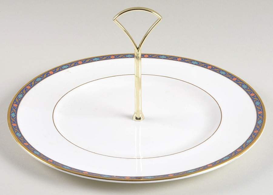 Kendal Round Serving Plate with Handle (DP) by Royal Doulton-1