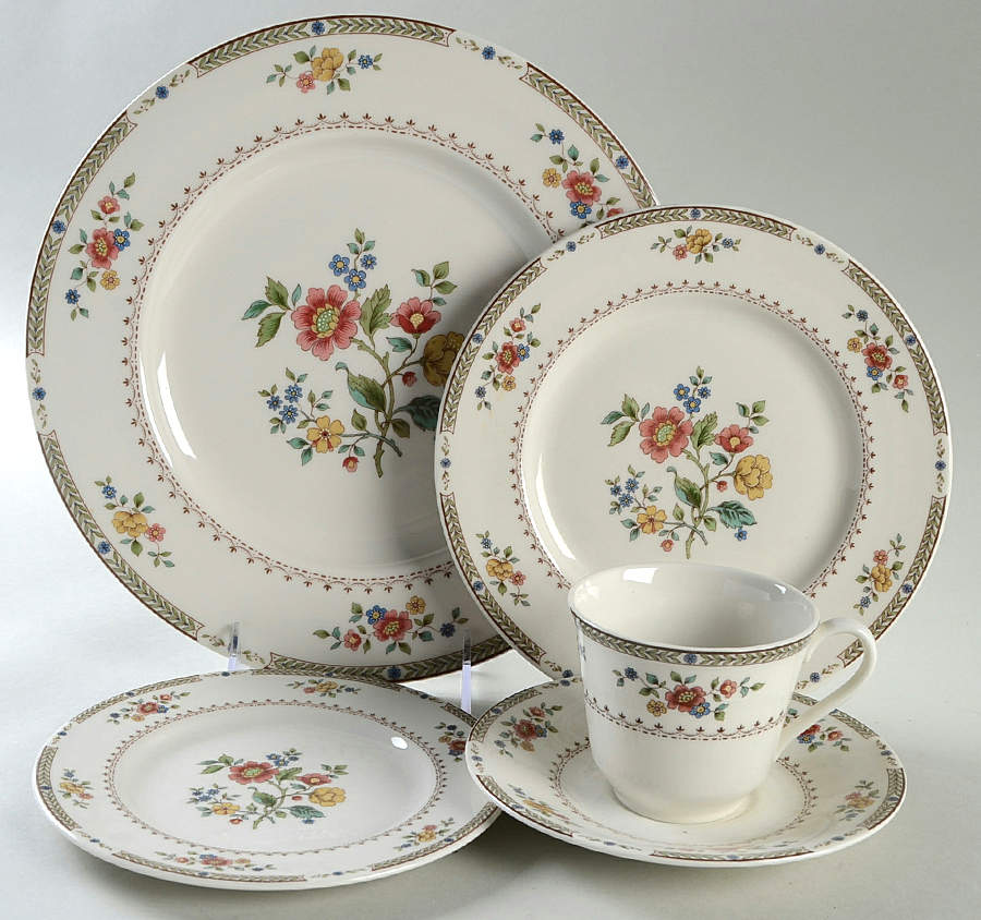 Kingswood 5 Piece Place Setting by Royal Doulton-1