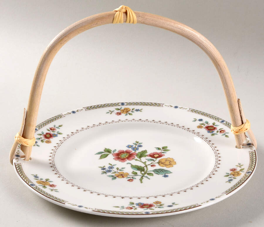 Kingswood 5 3/8"-5 5/8" Bamboo Handled Serving Plate  HC by Royal Doulton-1