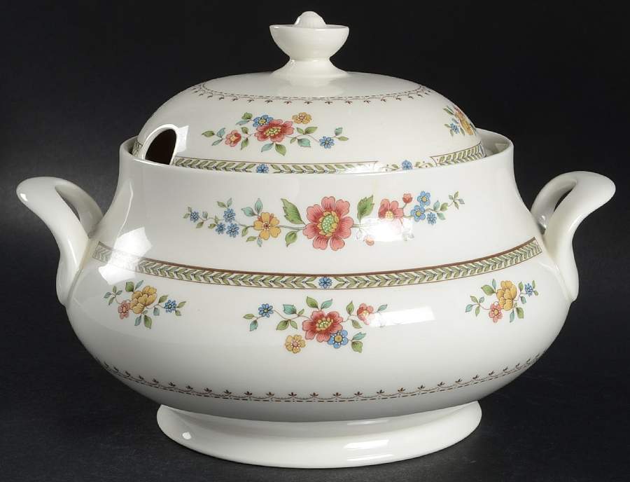 Kingswood Tureen & Lid by Royal Doulton-1