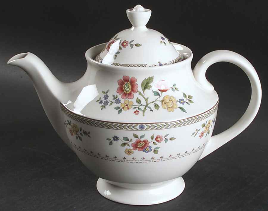 Kingswood Teapot & Lid by Royal Doulton-1