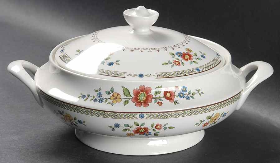 Kingswood Round Covered Vegetable by Royal Doulton-1