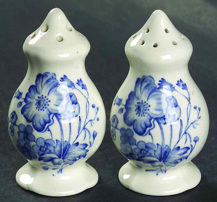 The Kirkwood Blue Salt & Pepper Set by Royal Doulton-1